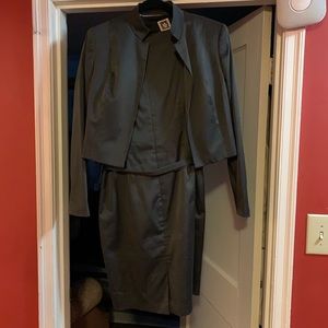 Annne Klein Dress Suit